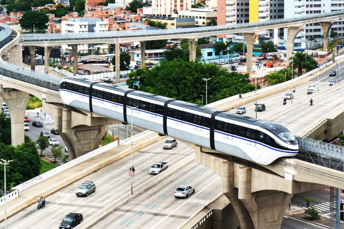 Trem da Linha 17-Ouro