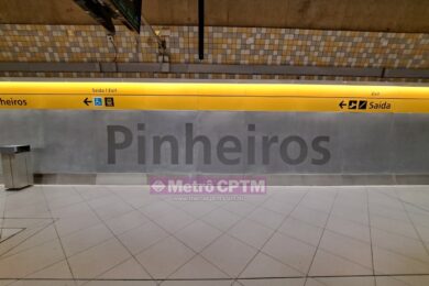 Plataformas da estação Pinheiros