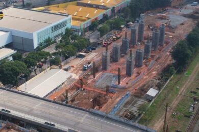 Colunas do futuro aparelho de mudança de via