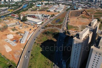 Futura estação Fernão Dias à esquerda e o Pátio Paulo Freire à direita