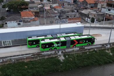 Ônibus do BRT ABC fazem 'ensaio'