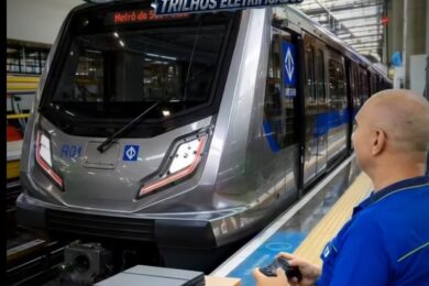 Trem da Frota R 'desbloqueado'