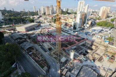 Vista aérea do canteiro de obras da estação Anália Franco