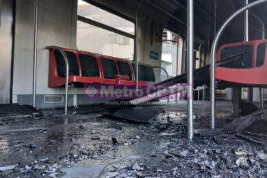 Interior do trem pertencente as Trivia Trens, atingido por incêndio na manhã desta quinta (23)