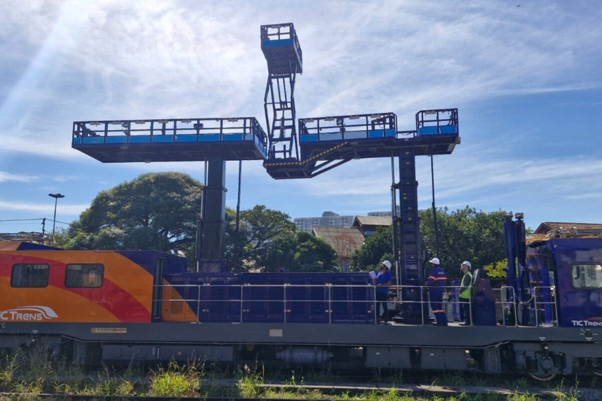 Veículo de manutenção da TIC Trens