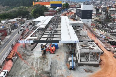 Cobertura do terminal de ônibus de Brasilândia