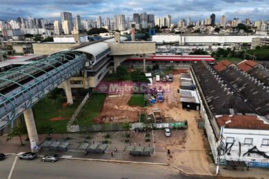 Área onde deveria existir um terminal do BRT ABC ao lado da estação Tamanduateí