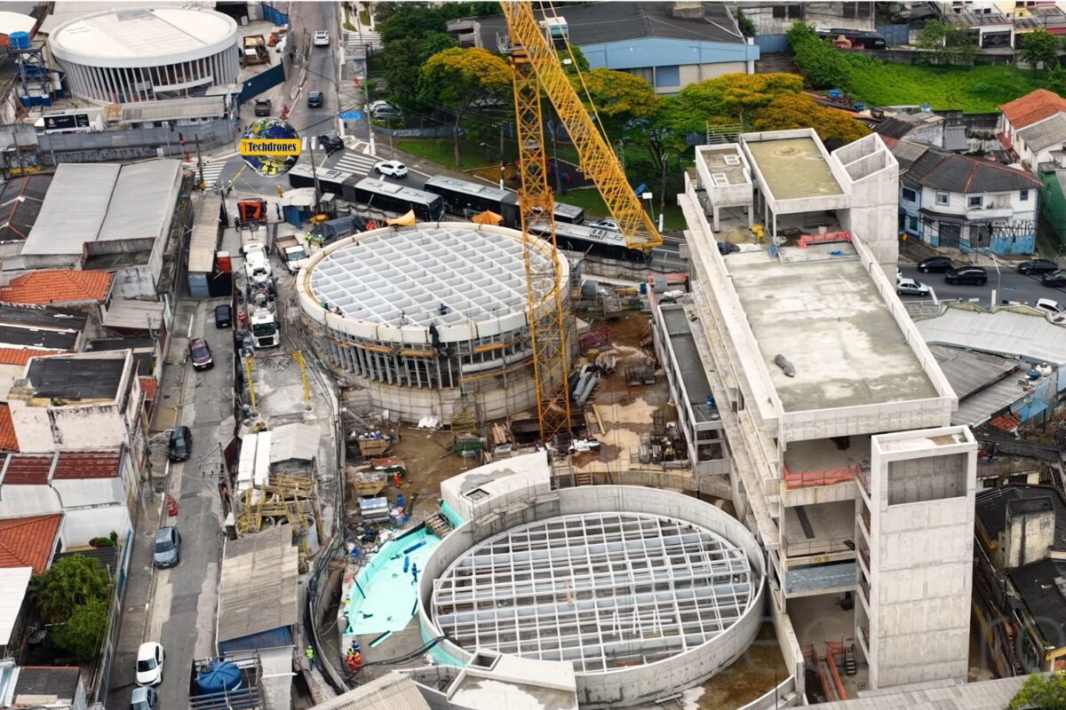 Os três 'pandeiros' da estação Orfanato da Linha 2-Verde